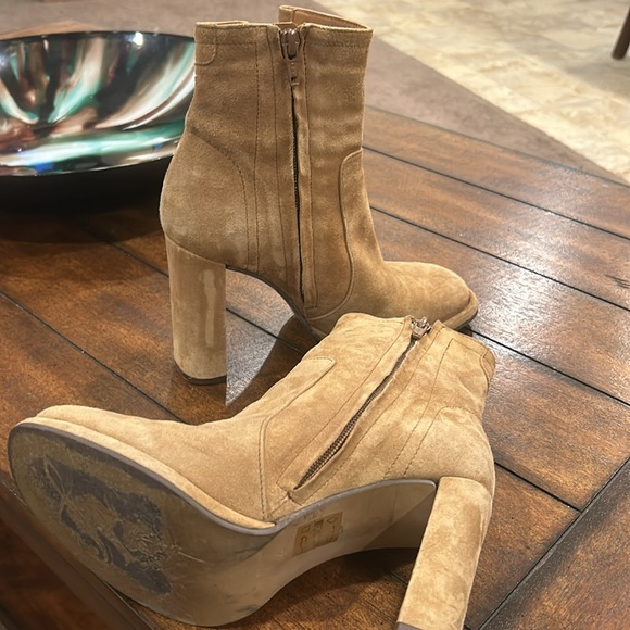 Free People Marietta Tan Suede Bootie/Cut Out Side/Elastic detail/ 1/2” Platform - Picture 12 of 12